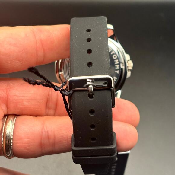 Tommy Hilfiger 1770030 Men’s Diver Style Red Blue Bezel 10 BAR Quartz Watch NIB - Picture 12 of 17